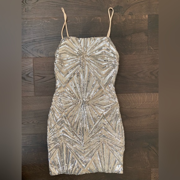 Lulus Dresses & Skirts - Sequence party dress!